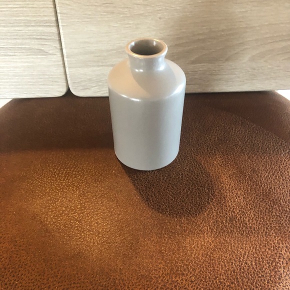 Grey vase- Gold Canyon Candle - Picture 2 of 3